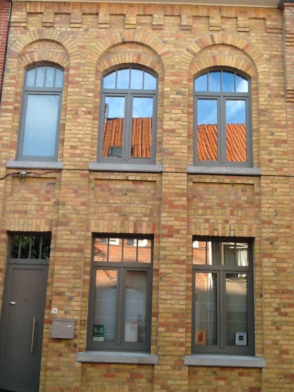 Guesthouse Oude Houtmarkt Ypres Exterior photo